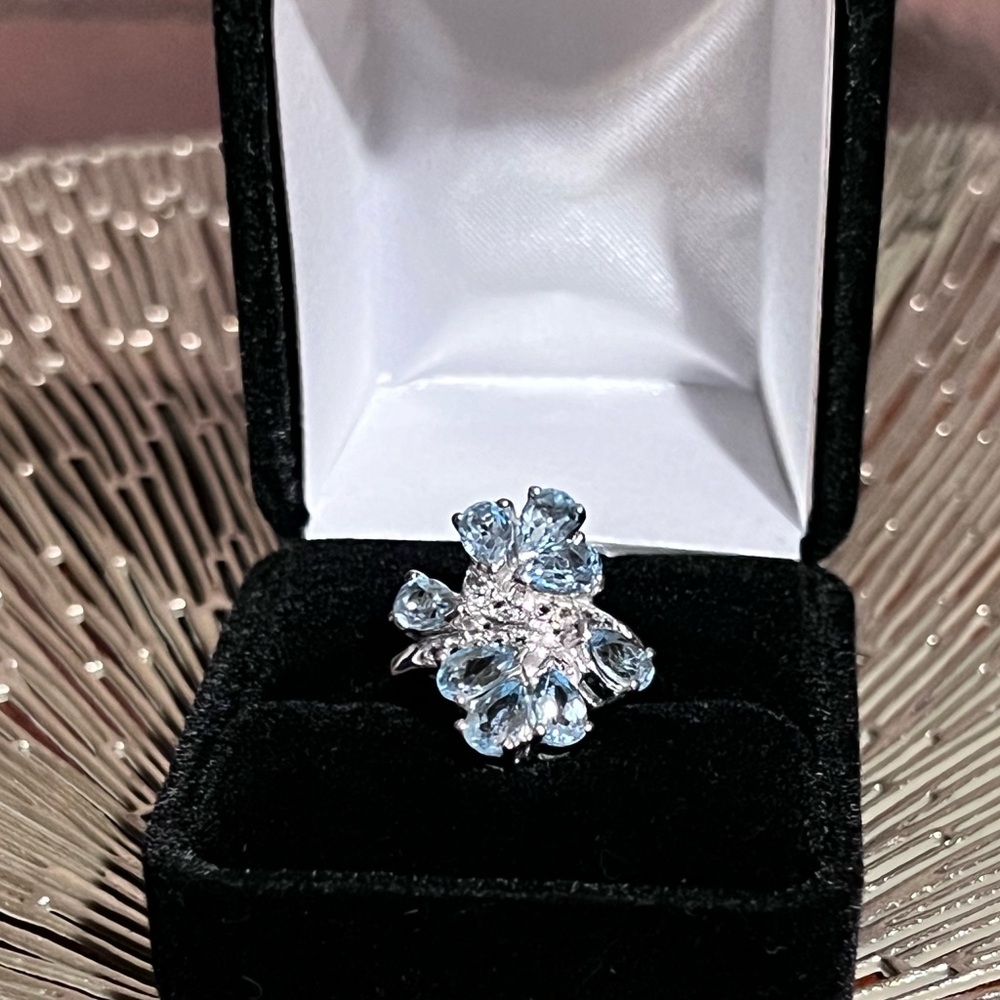 3.92CT Pear Cut Topaz And 0.28CT Round Cut White Topaz 925 Sterling Silver Ring - Picture 4 of 9
